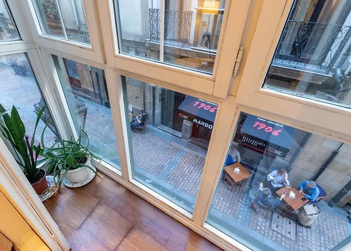 Old Town Ix By Aston * בילבאו